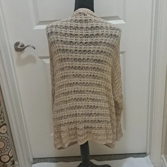 FREE PEOPLE medium natural colored sweater wrap with pockets, $109.00 - Picture 3 of 4
